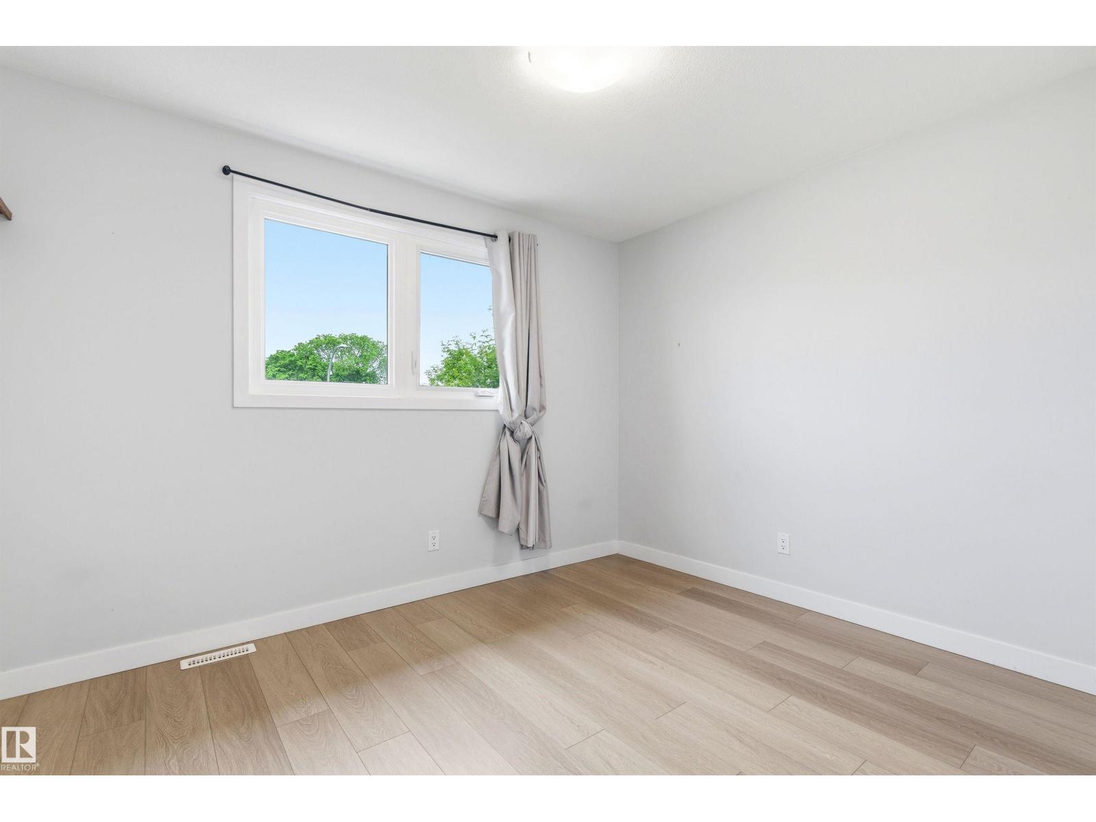 18353 66 AV NW - 19