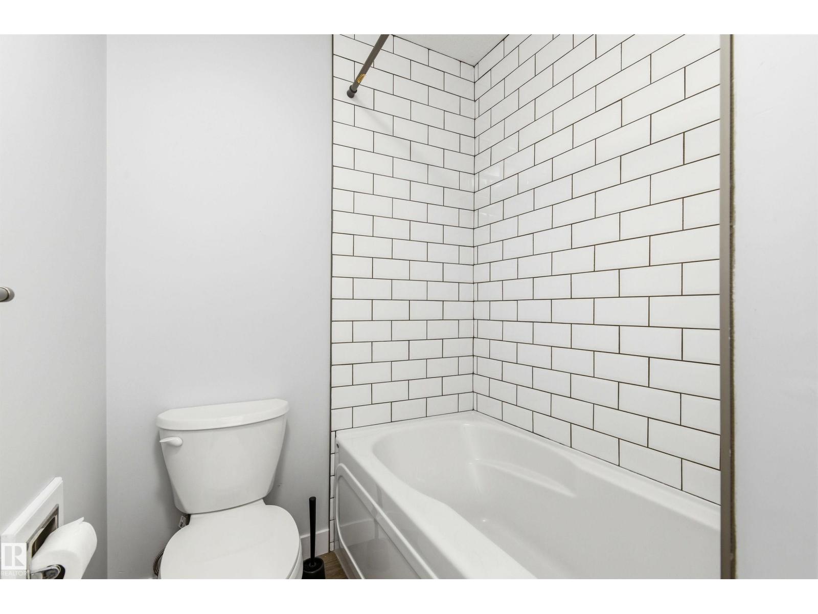18353 66 AV NW - 26