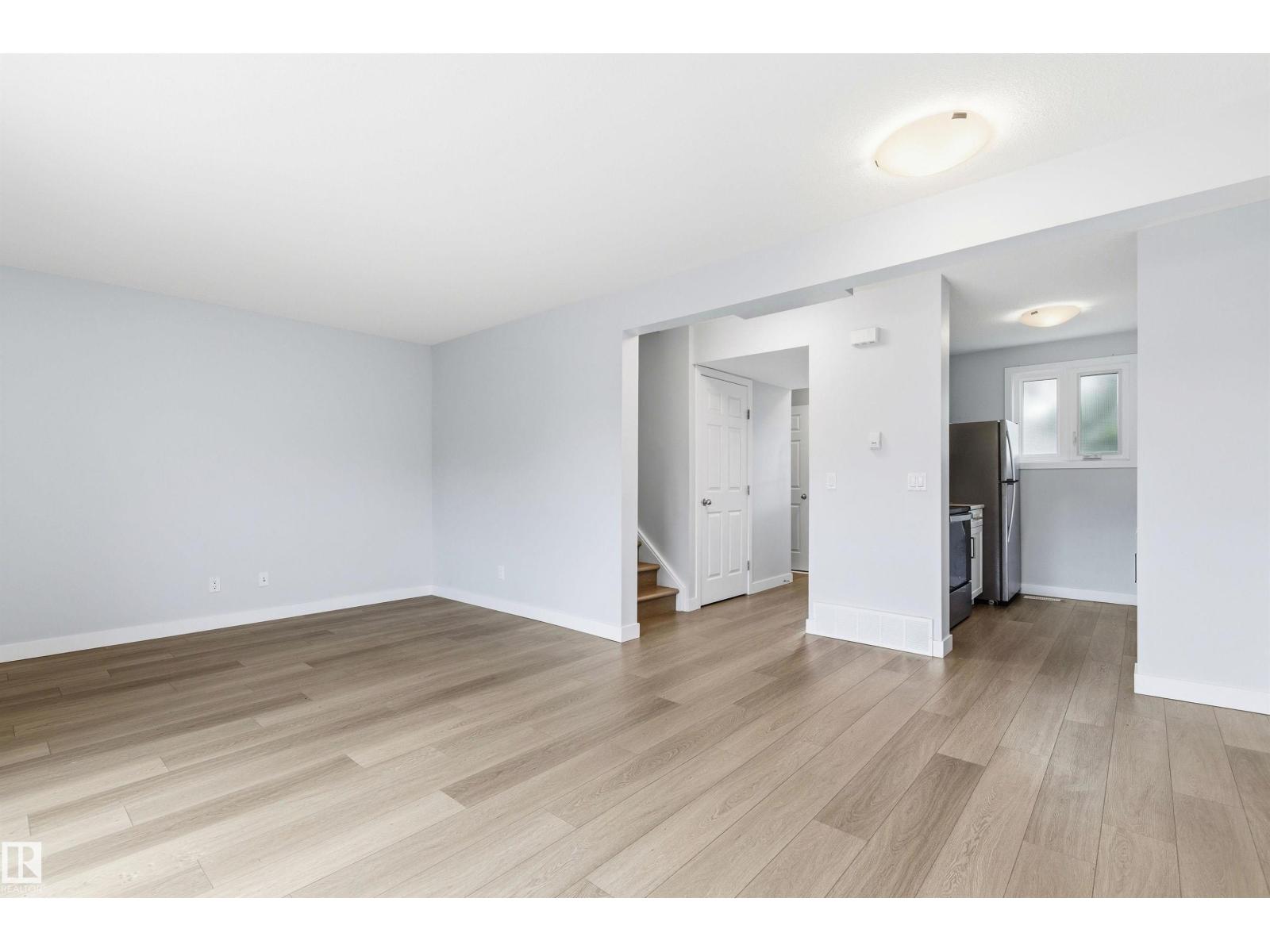 18353 66 AV NW - 9