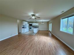 18 Meadow Drive E, Brandon, MB R7A5Y2 Photo 13