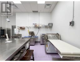 A17 - 1550 16th Avenue, Richmond Hill, ON L4B3K9 Photo 18
