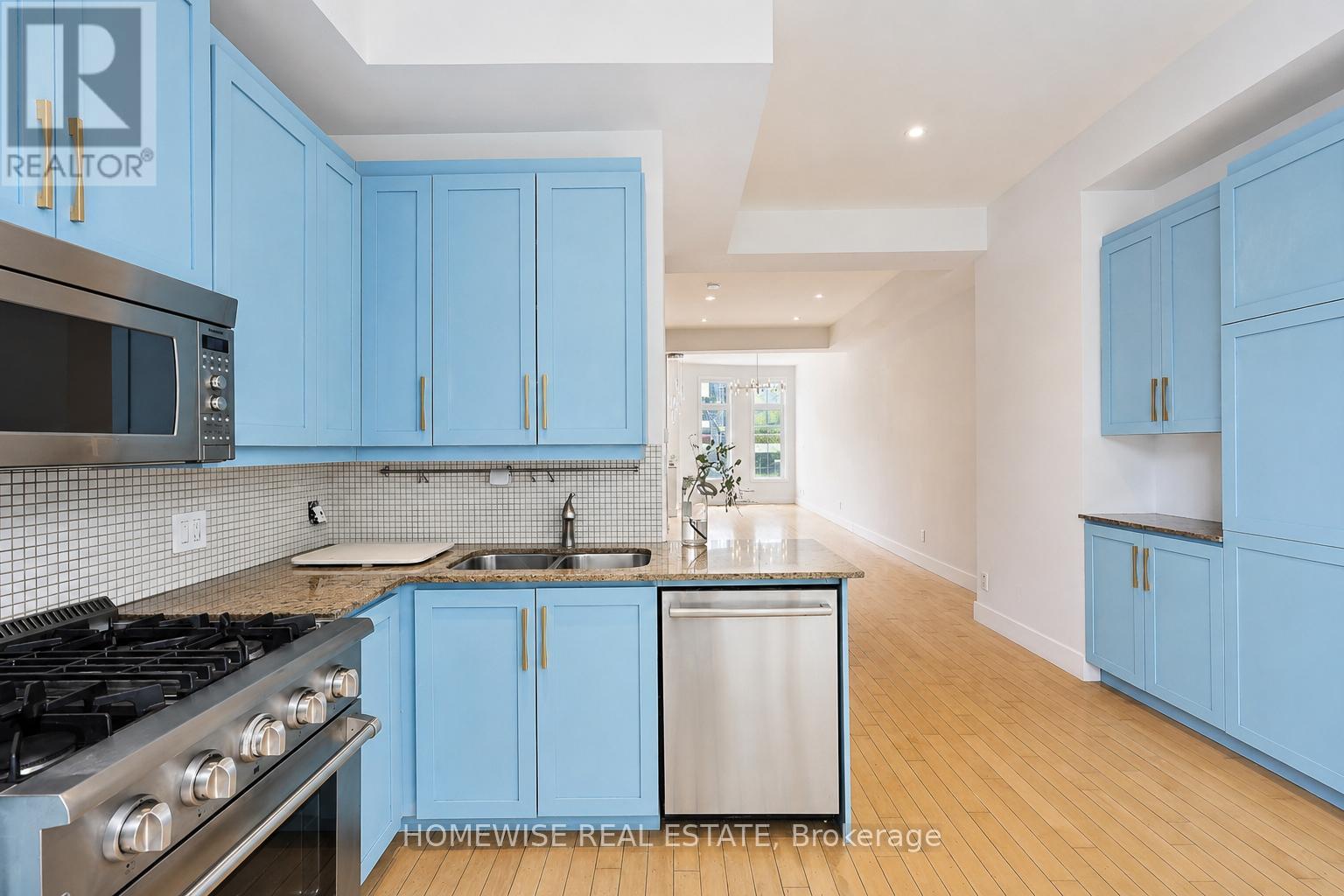 476 KING STREET E - 8