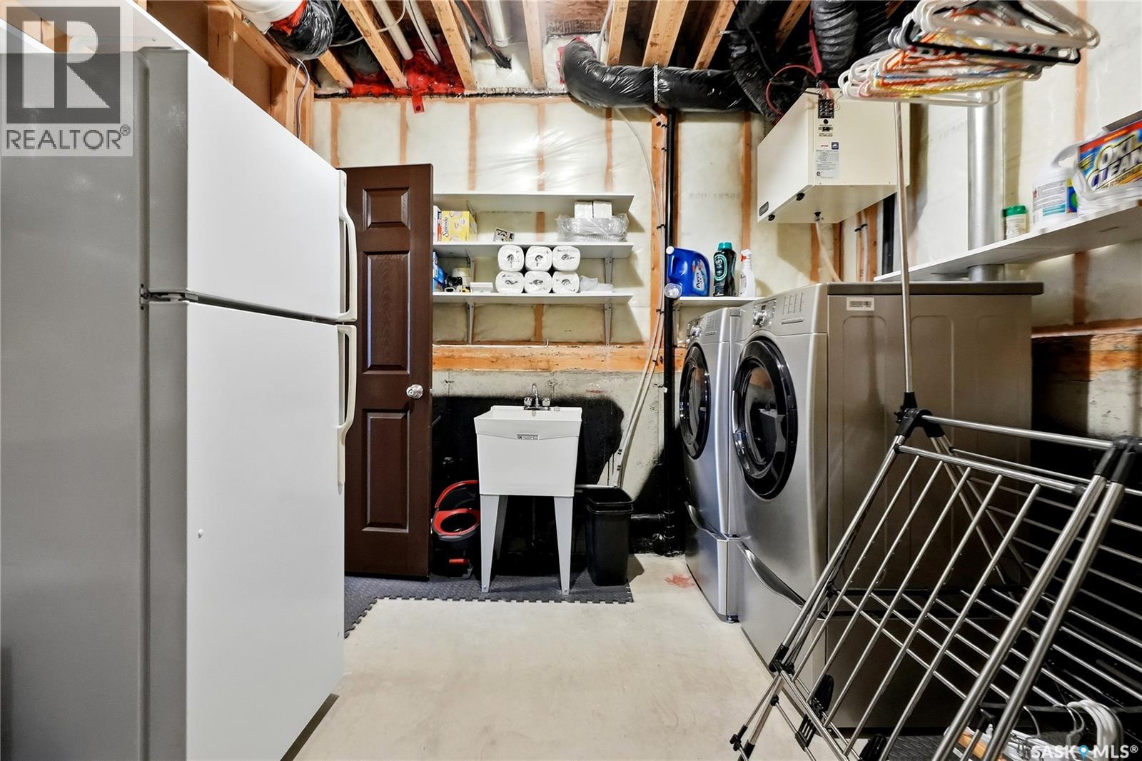 714 Lynd CRESCENT — photo 32