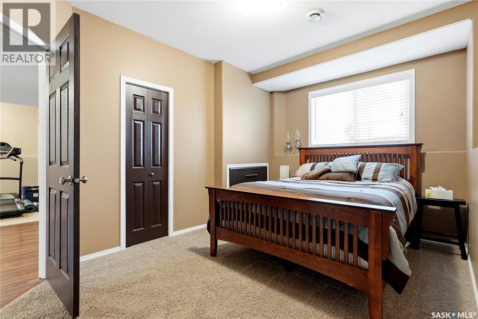 714 Lynd CRESCENT — photo 35