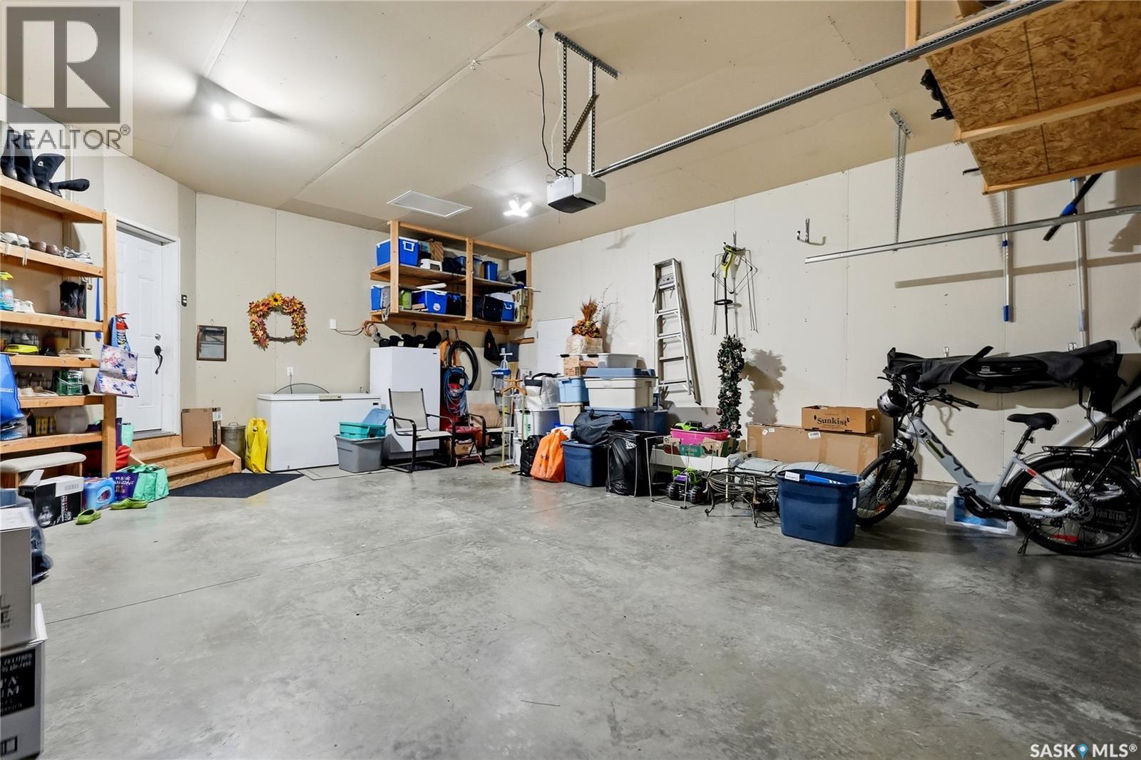 714 Lynd CRESCENT — photo 37