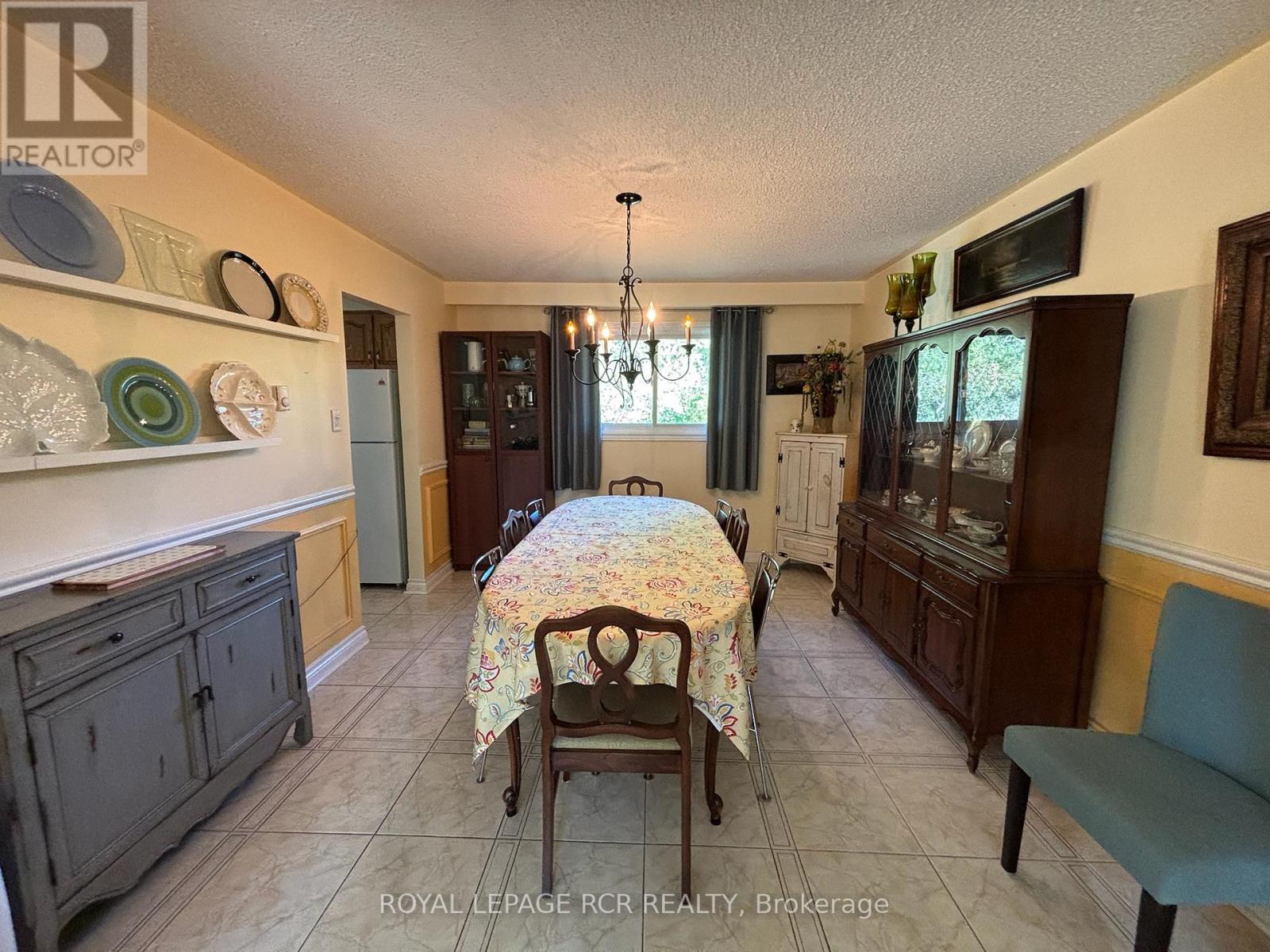 1049 ELGIN STREET - 7