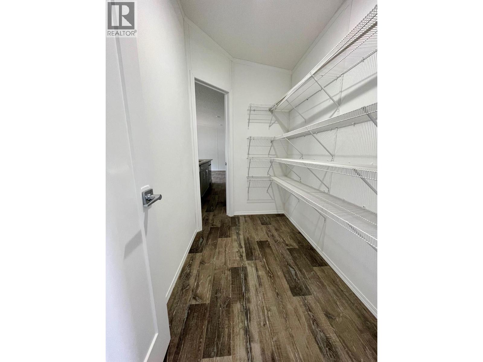 10 CHIMO Crescent - 14