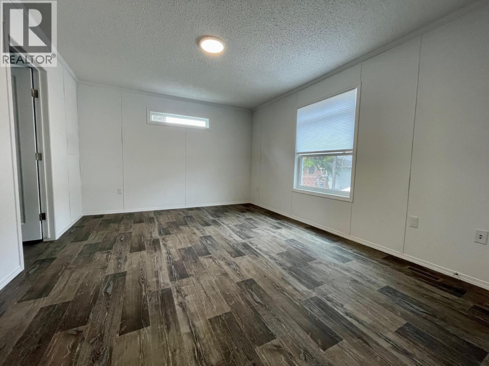 10 CHIMO Crescent - 16