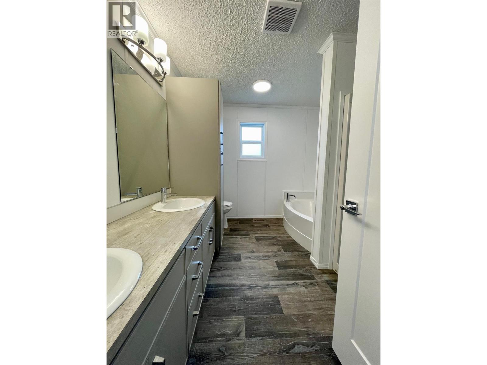 10 CHIMO Crescent - 18