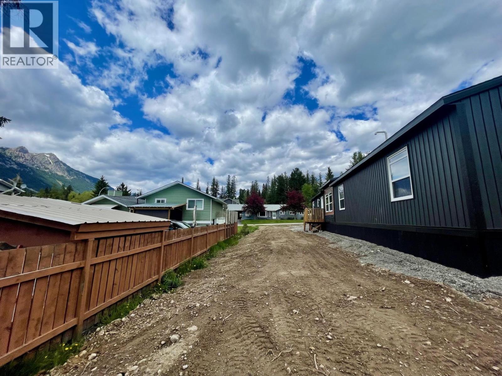 10 CHIMO Crescent - 31