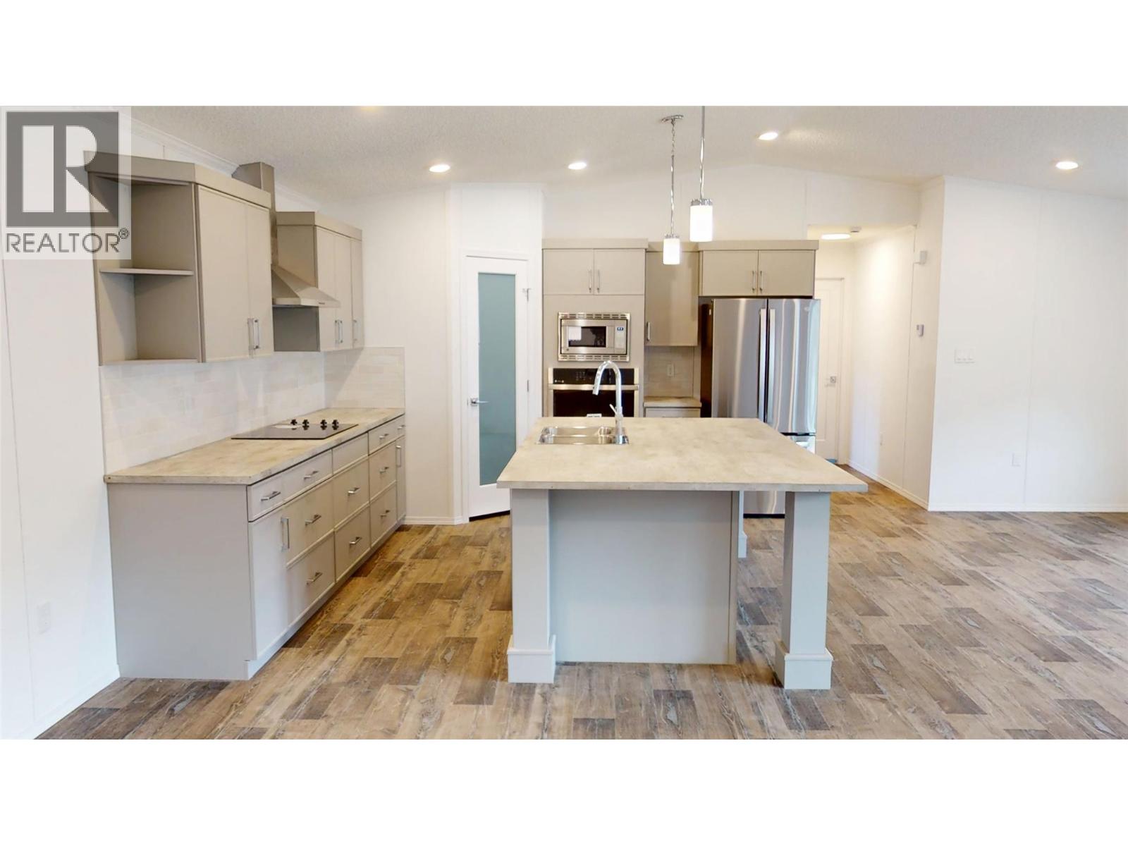 10 CHIMO Crescent - 5
