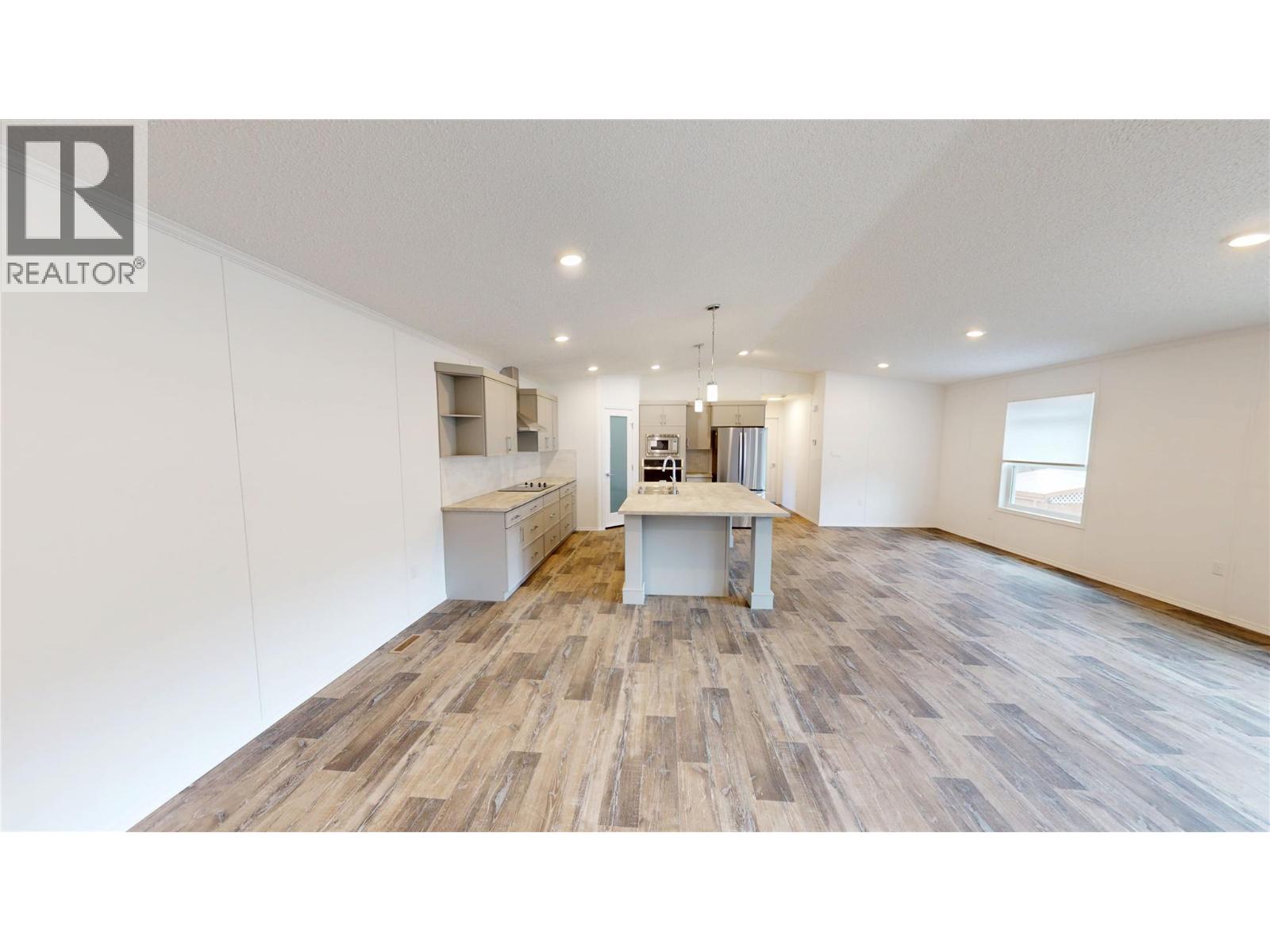 10 CHIMO Crescent - 6