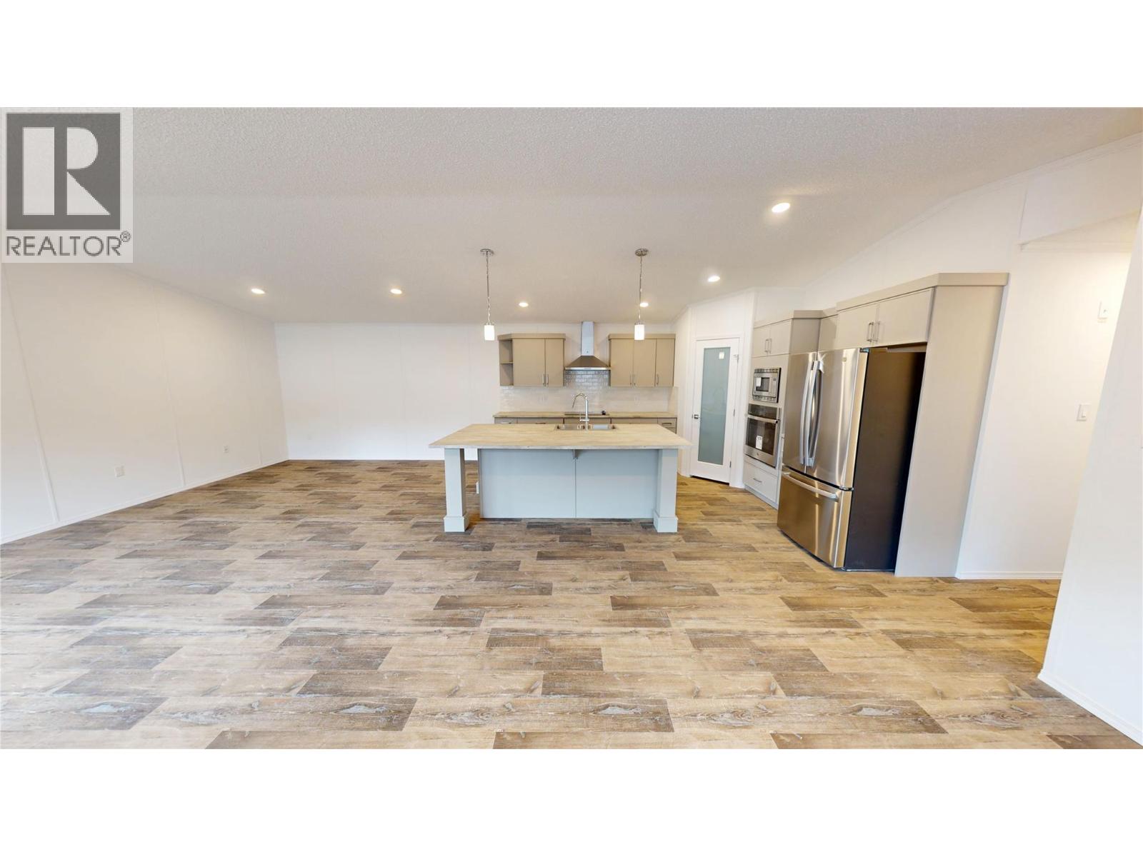 10 CHIMO Crescent - 7