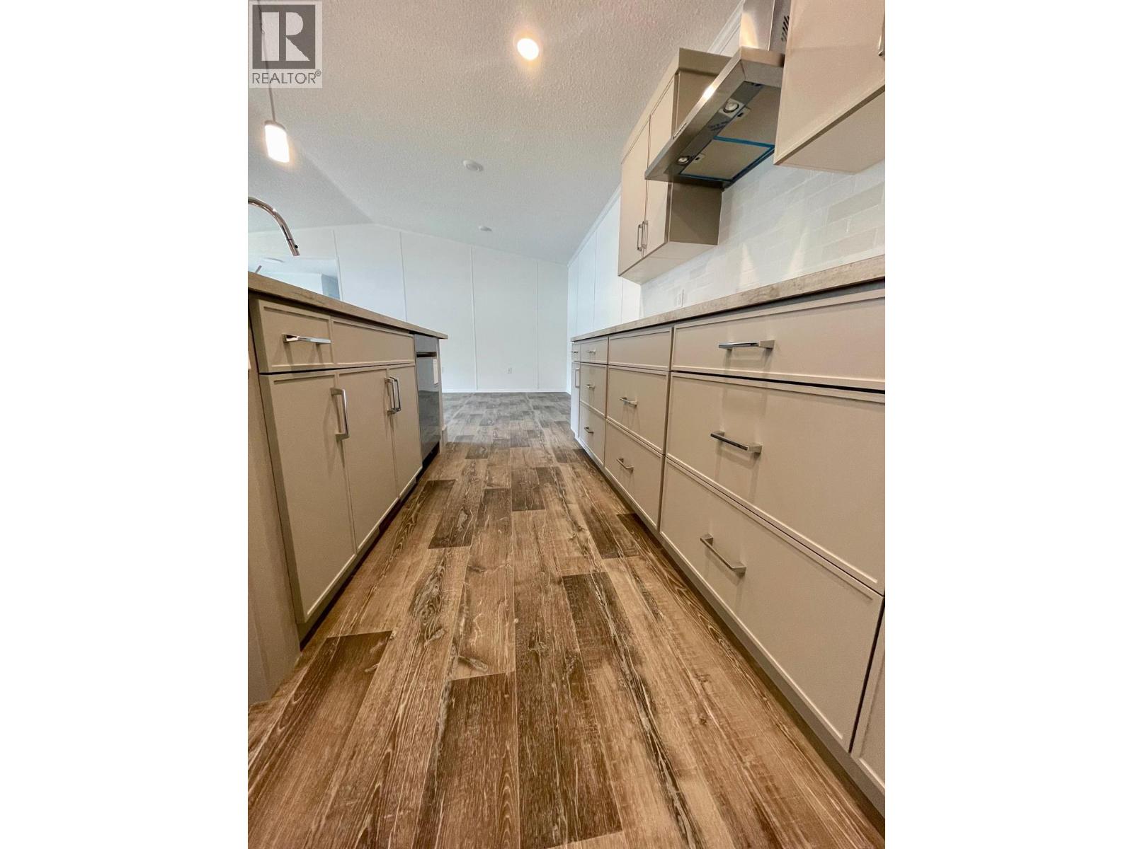 10 CHIMO Crescent - 9