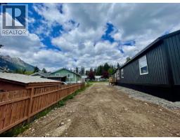 10 Chimo Crescent, Elkford, BC V0B1H0 Photo 31