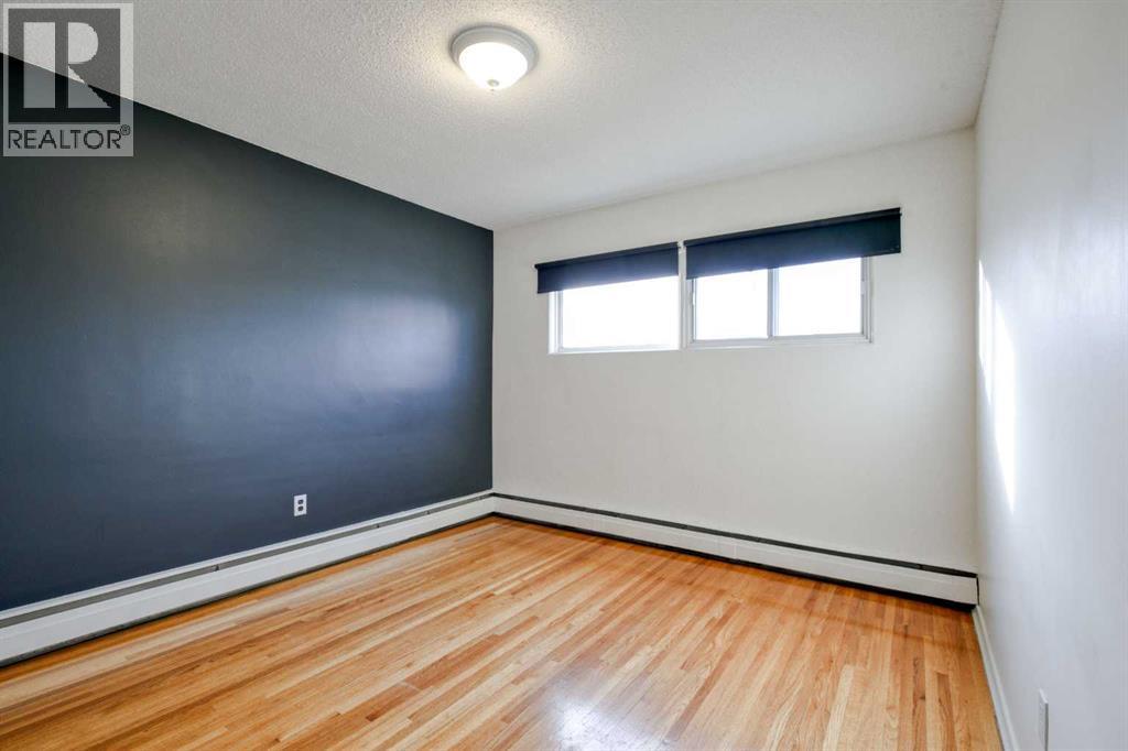 2705 38 Street SW - 12
