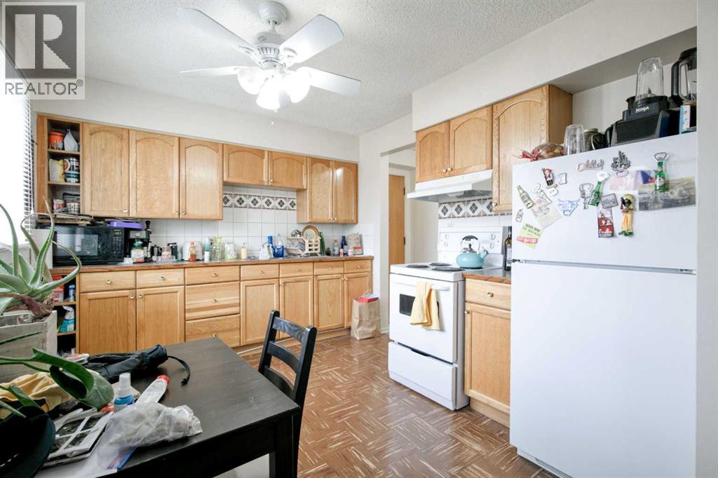 2705 38 Street SW - 15