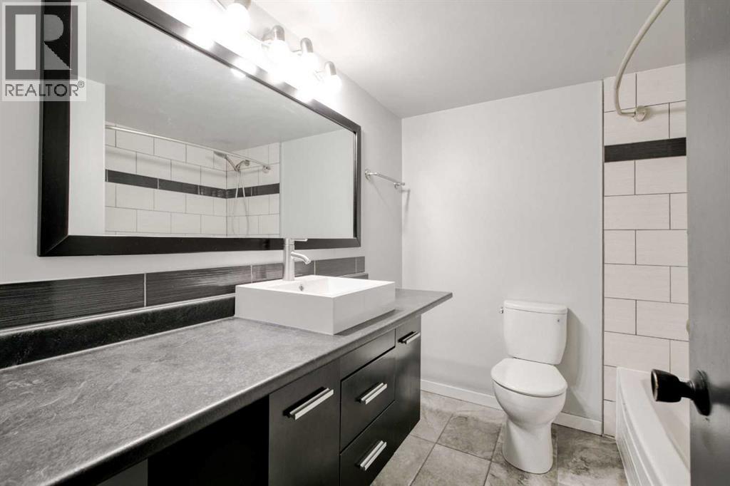 2705 38 Street SW - 8