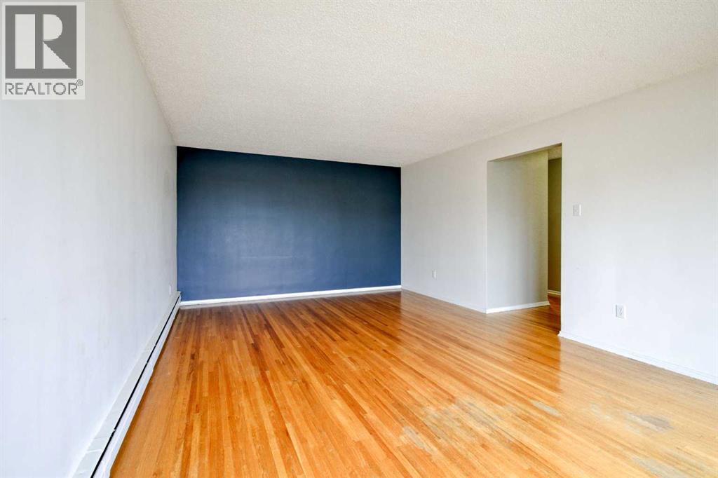 2705 38 Street SW - 9