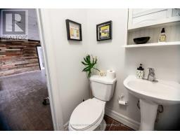 Lower - 835 Bloor Street W, Toronto, ON M6G1M1 Photo 6