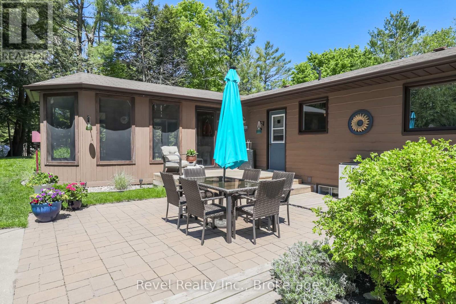 20 THE PINES LANE - 30