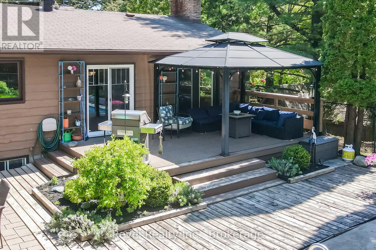 20 THE PINES LANE - 32