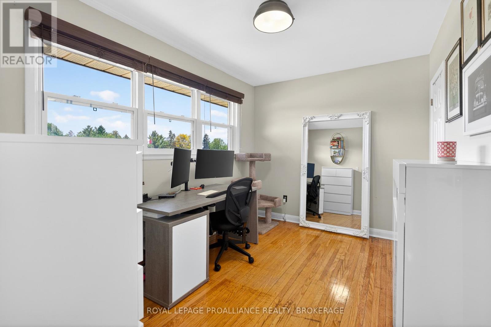 1268 GLENMORE AVENUE - 10
