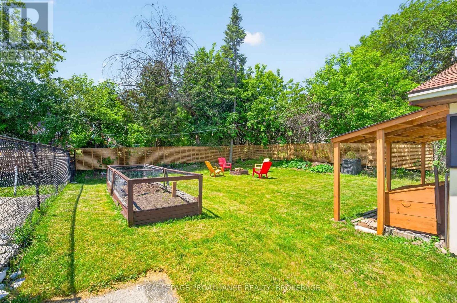 1268 GLENMORE AVENUE - 23