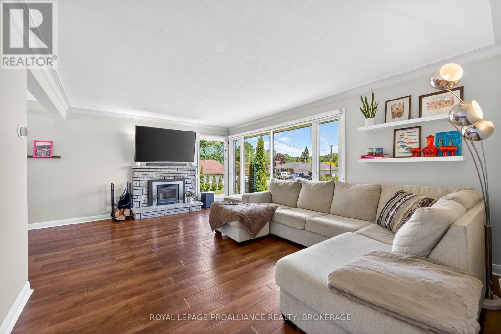 1268 GLENMORE AVENUE - 6
