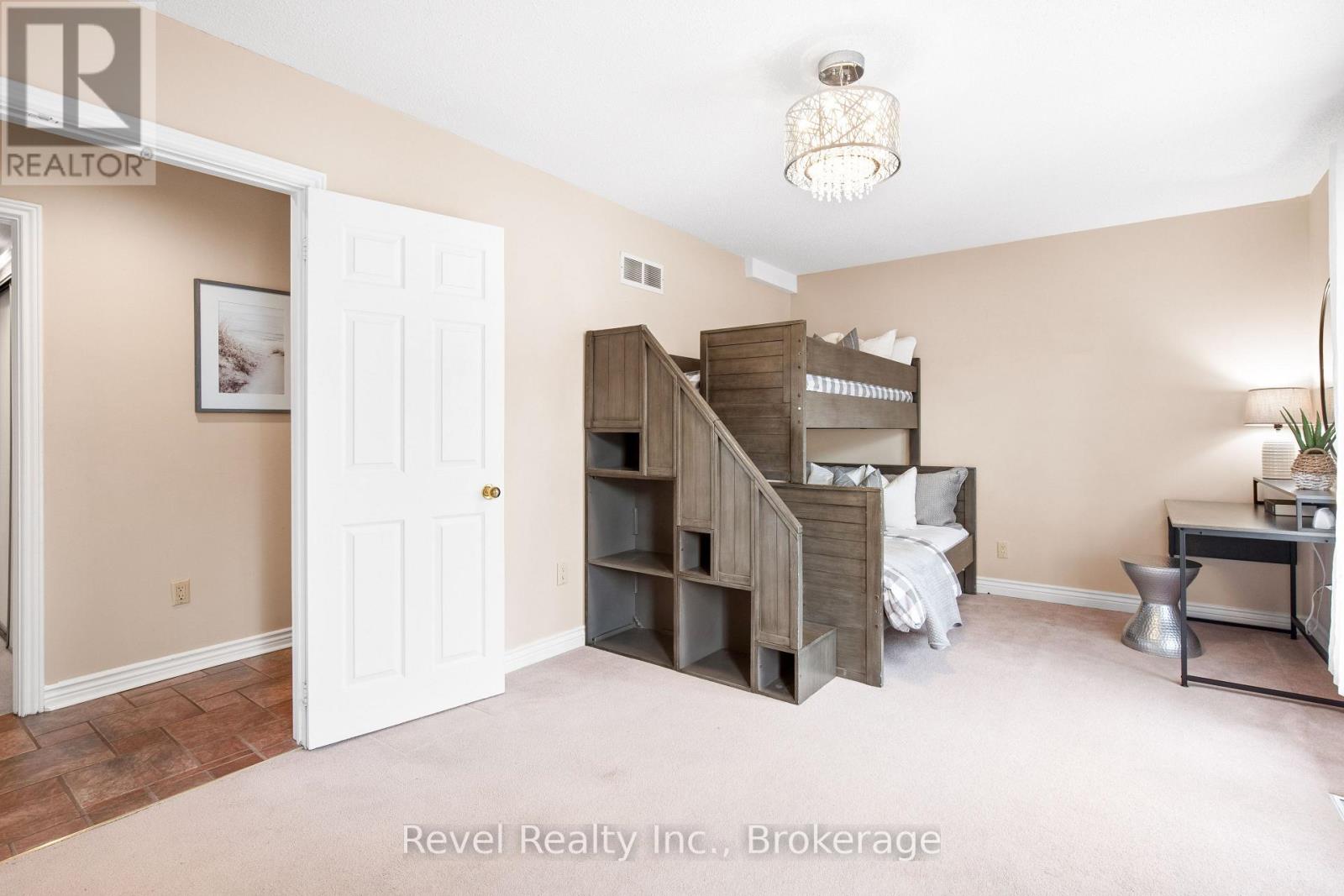 27 CEDAR CRESCENT - 15