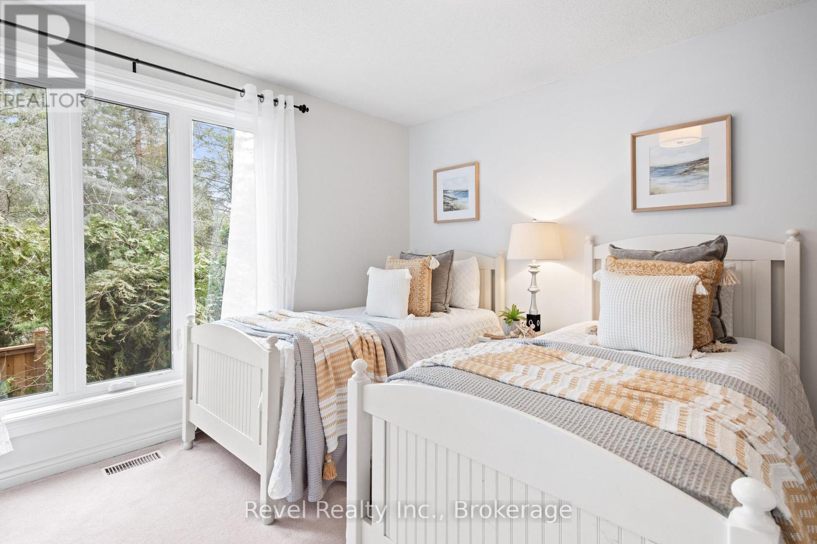 27 CEDAR CRESCENT - 20