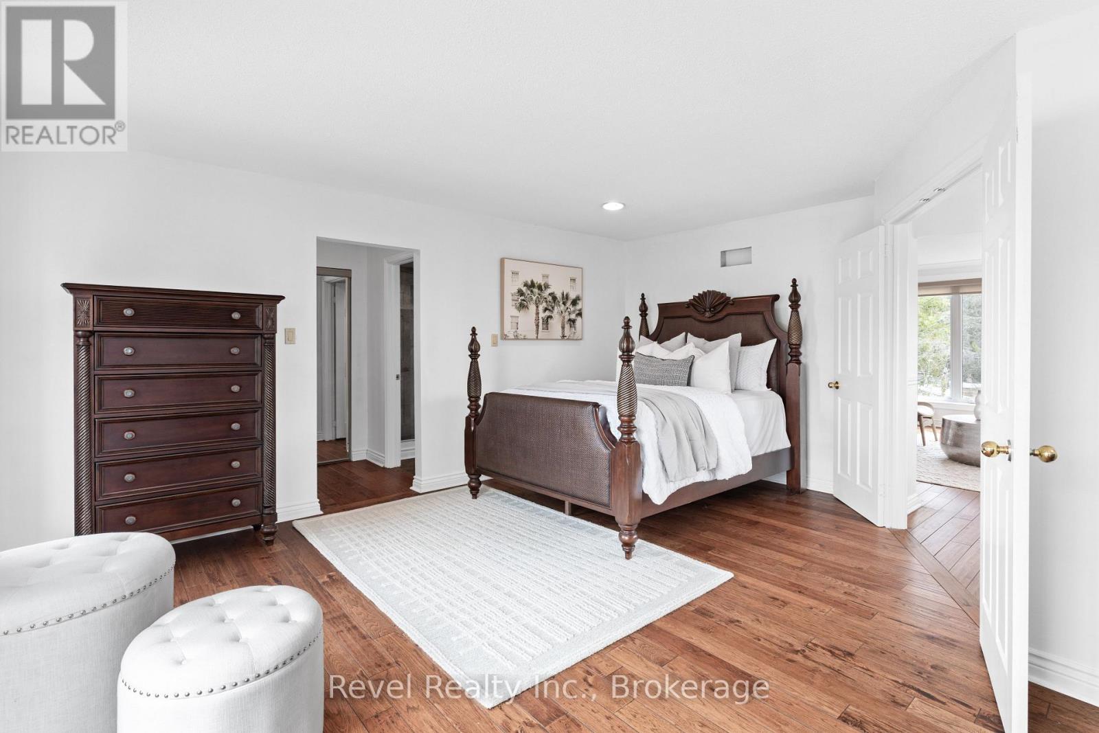 27 CEDAR CRESCENT - 26
