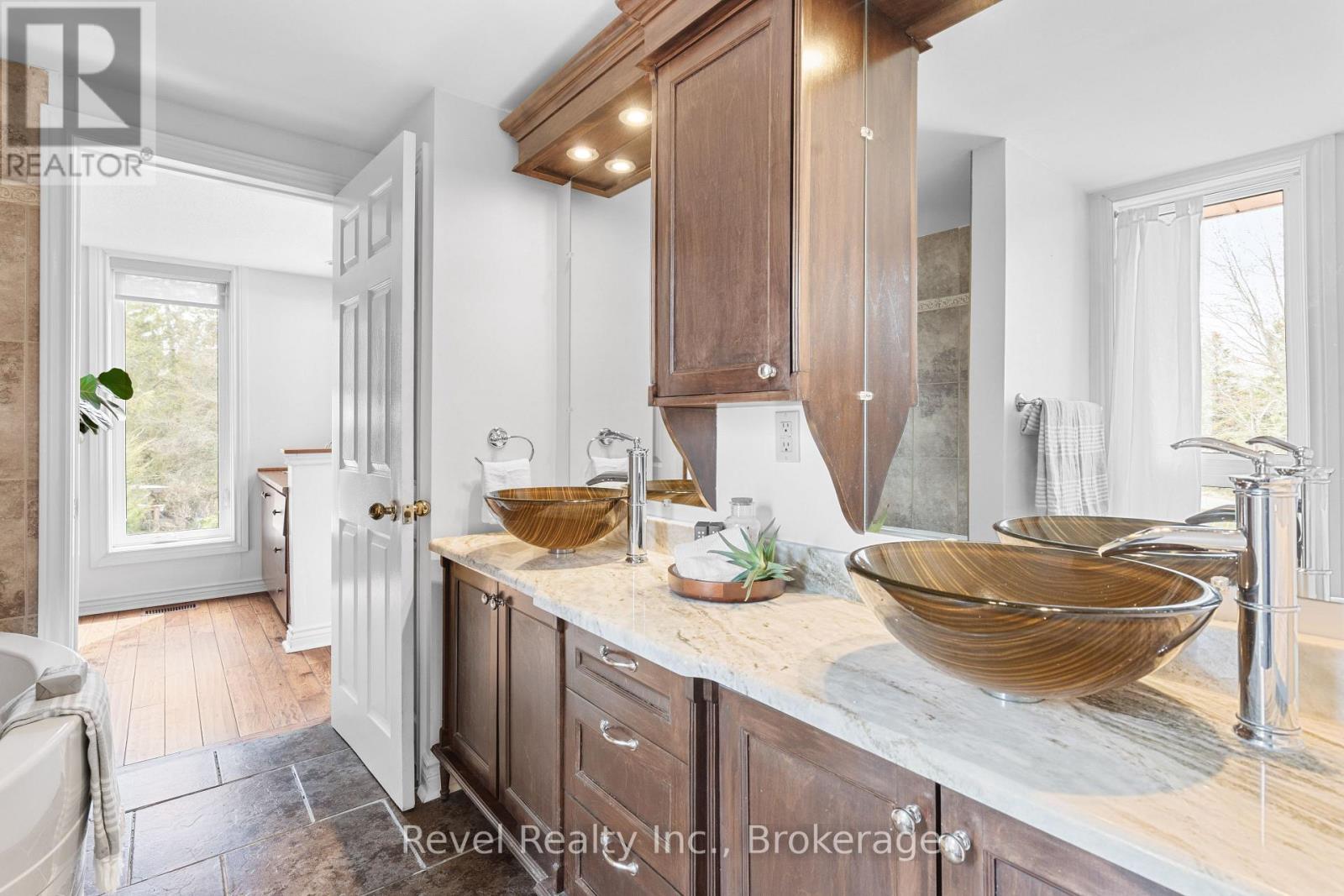 27 CEDAR CRESCENT - 27