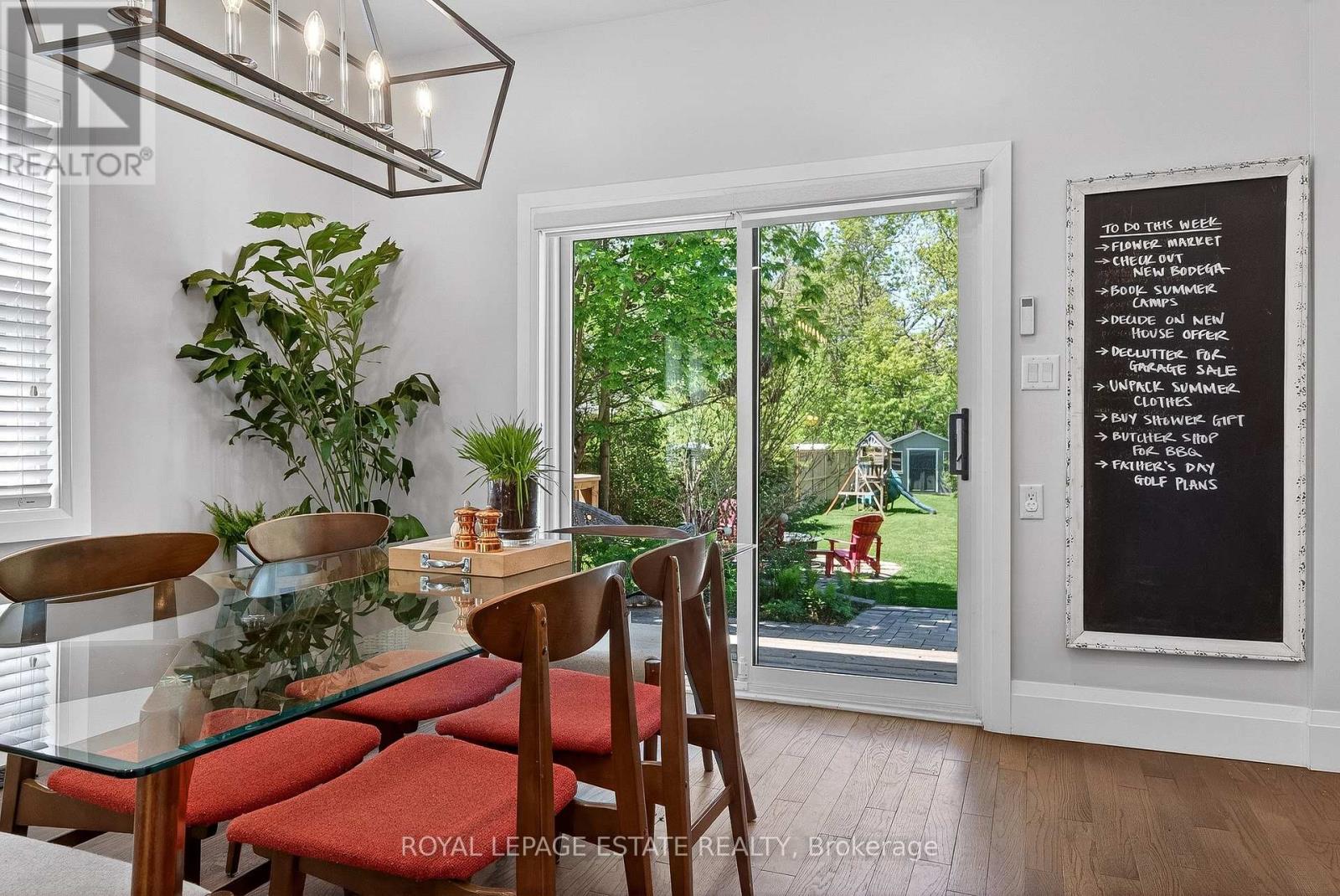 148 SCARBORO CRESCENT - 12