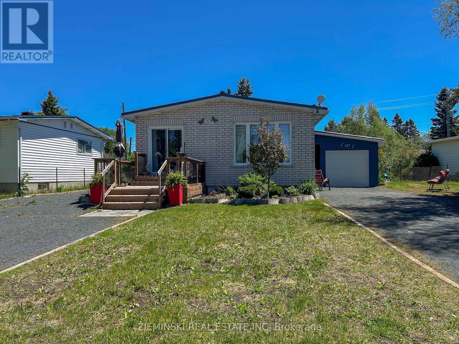 107 NEW CIRCLE PLACE - 1