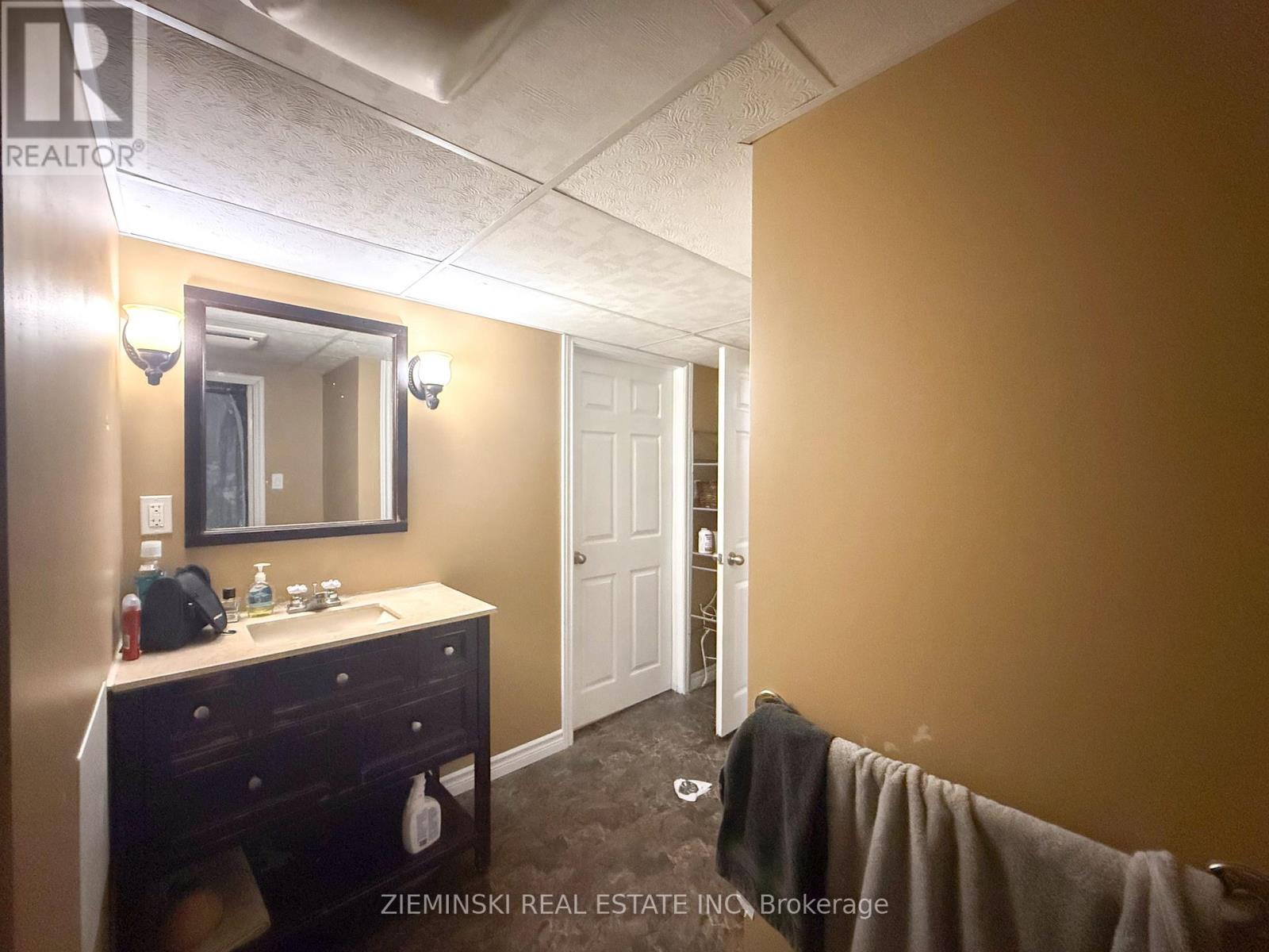 107 NEW CIRCLE PLACE - 34