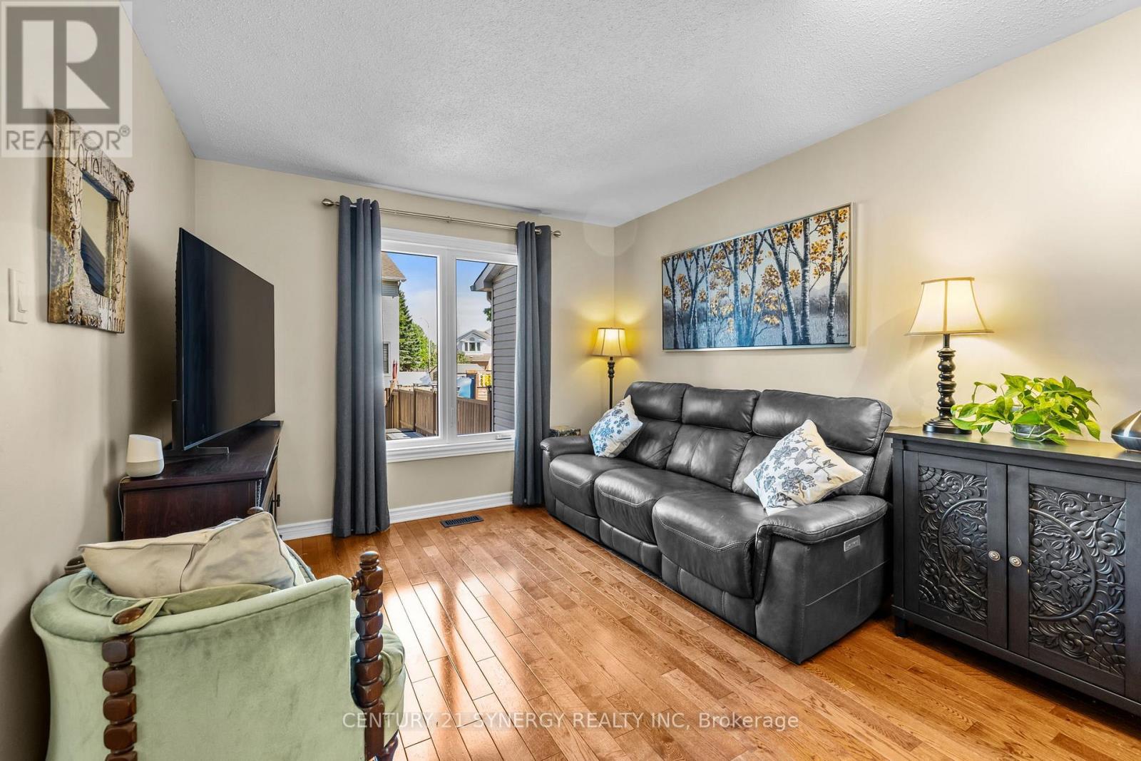 3 Bed, 3 Bath House for Sale in Ottawa – 1826 HENNESSY CRESCENT, Ottawa – MLS# X13431874 - Image 31