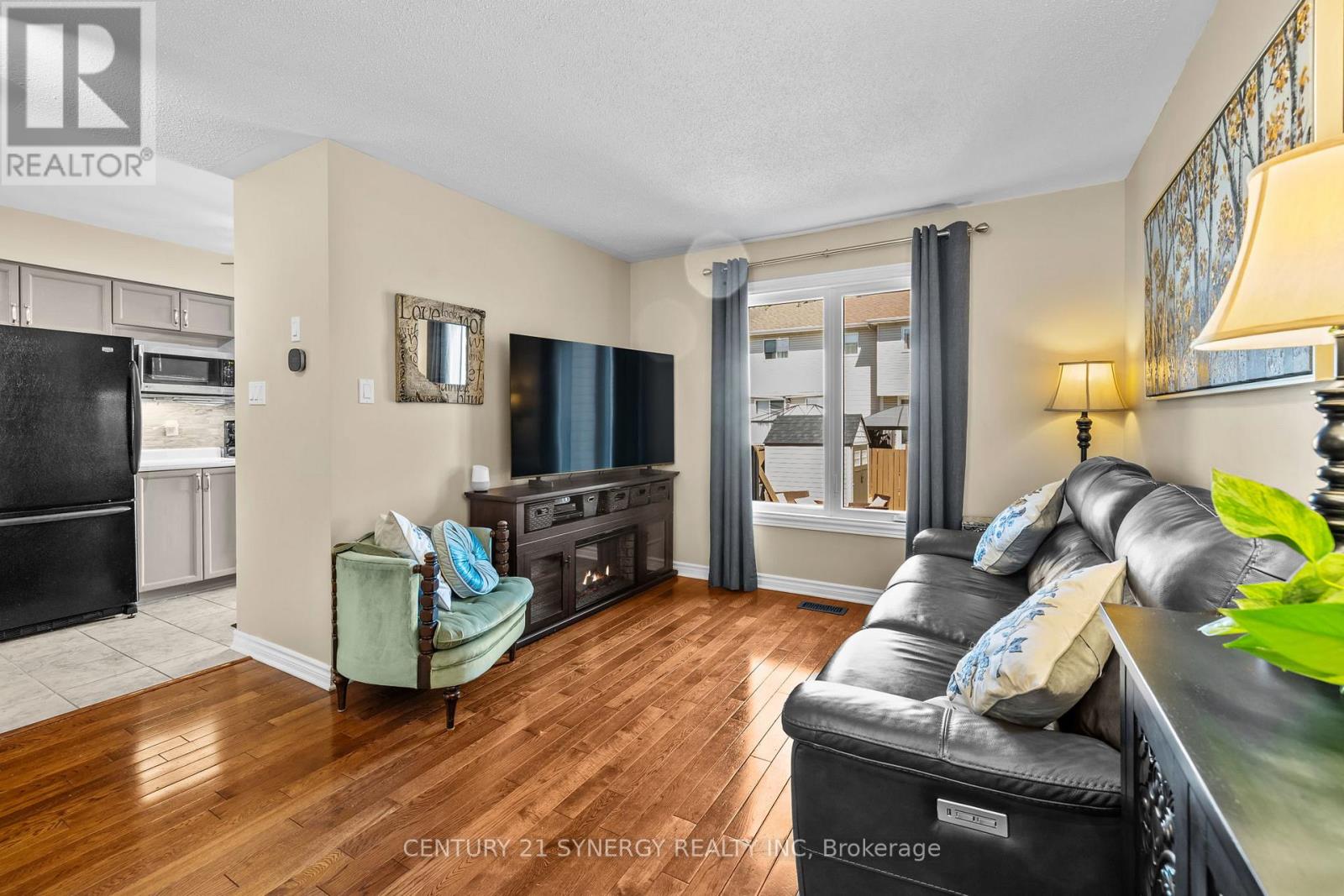 3 Bed, 3 Bath House for Sale in Ottawa – 1826 HENNESSY CRESCENT, Ottawa – MLS# X13431874 - Image 1