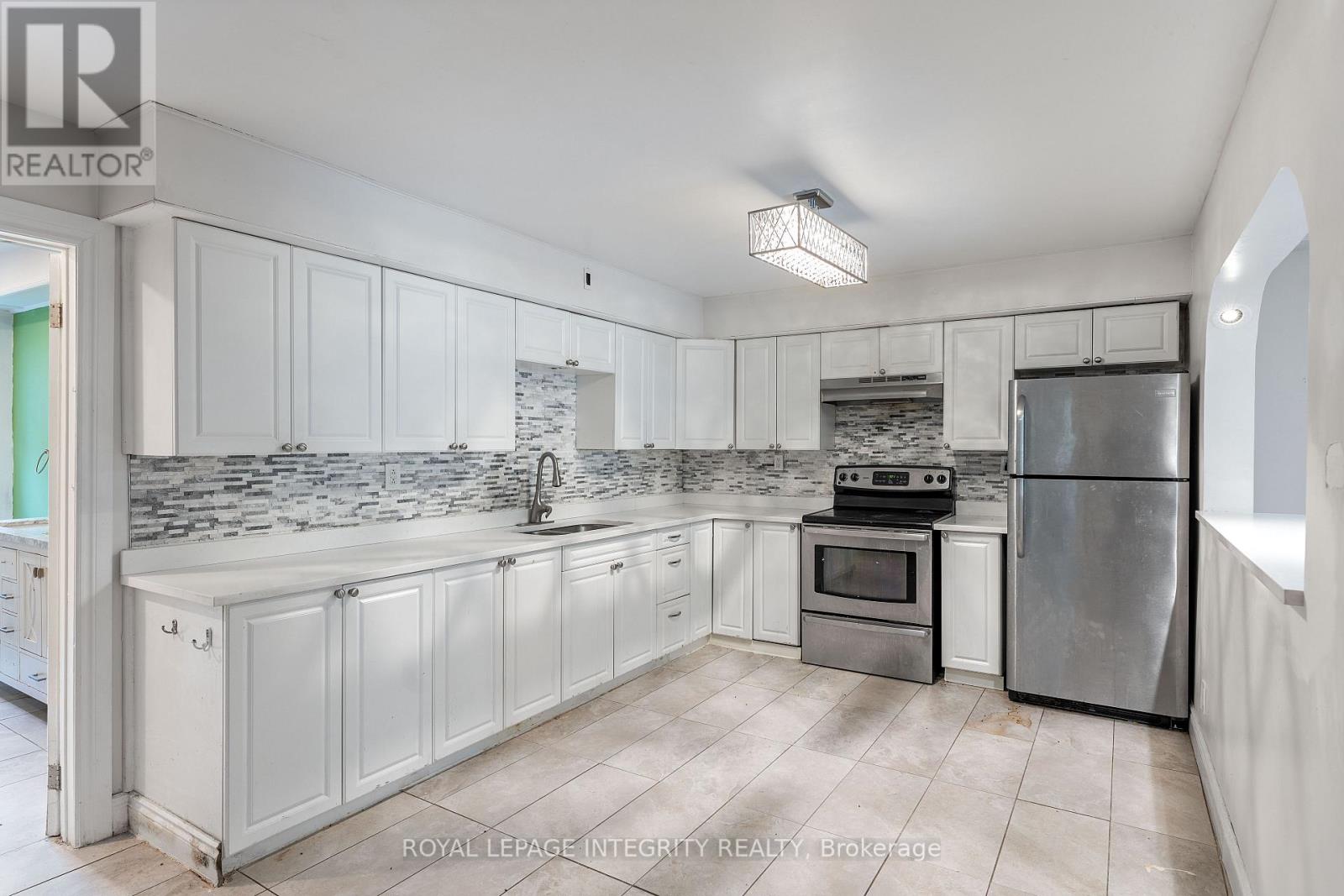 3823 DROUIN ROAD - 10