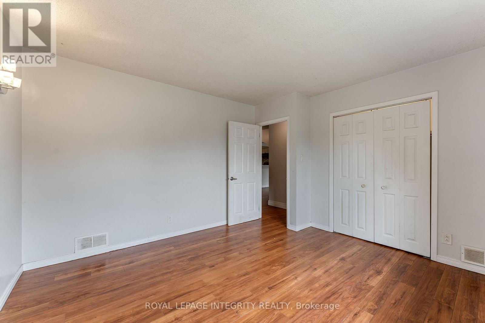 3823 DROUIN ROAD - 12