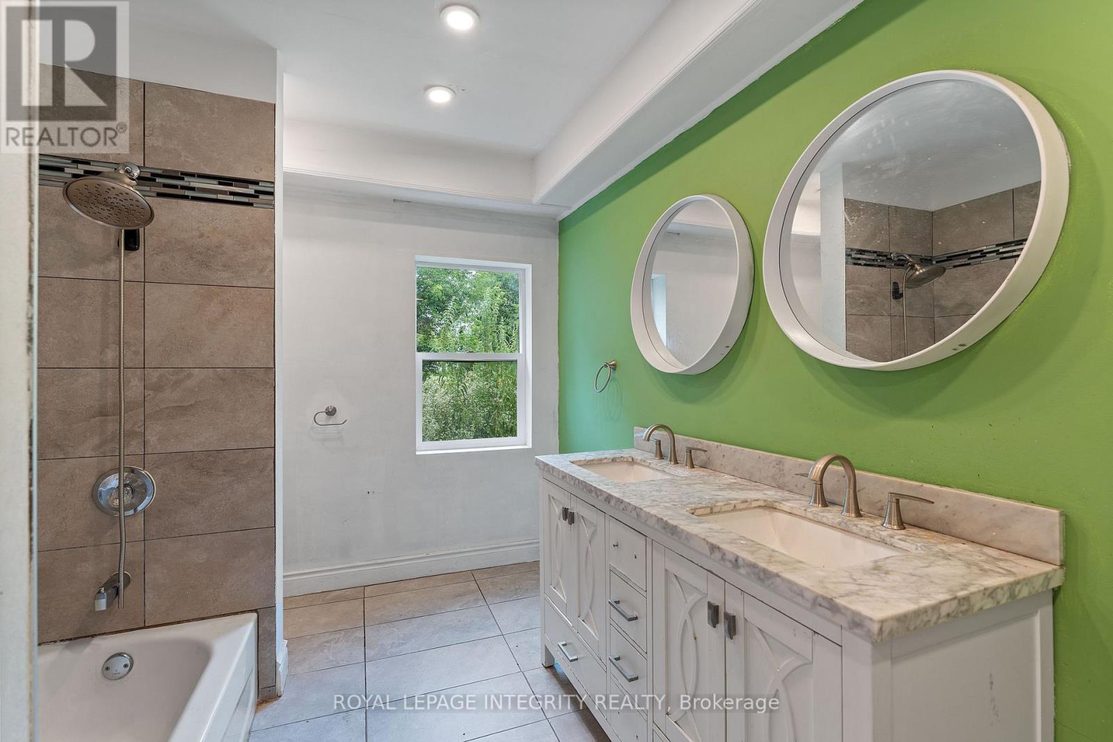 3823 DROUIN ROAD - 17