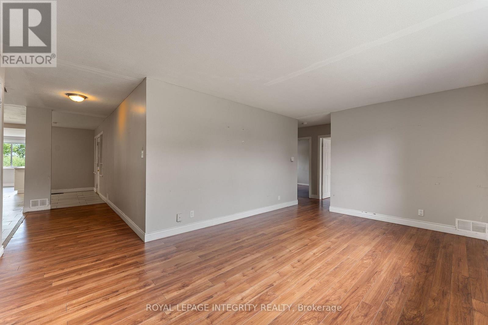 3823 DROUIN ROAD - 20
