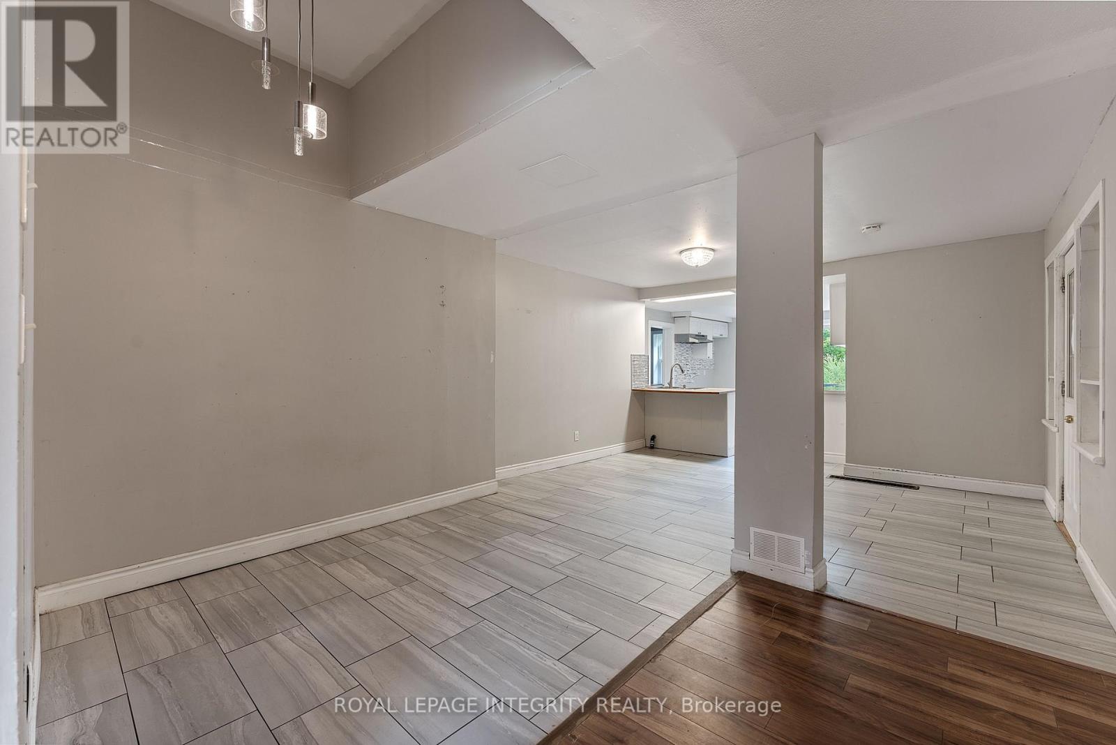 3823 DROUIN ROAD - 22