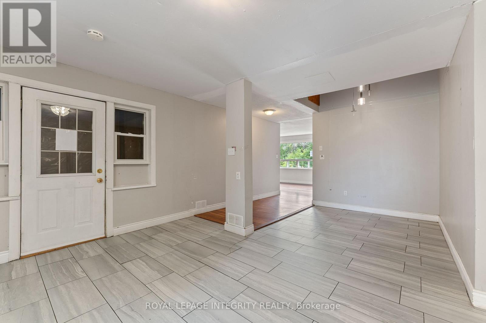 3823 DROUIN ROAD - 23