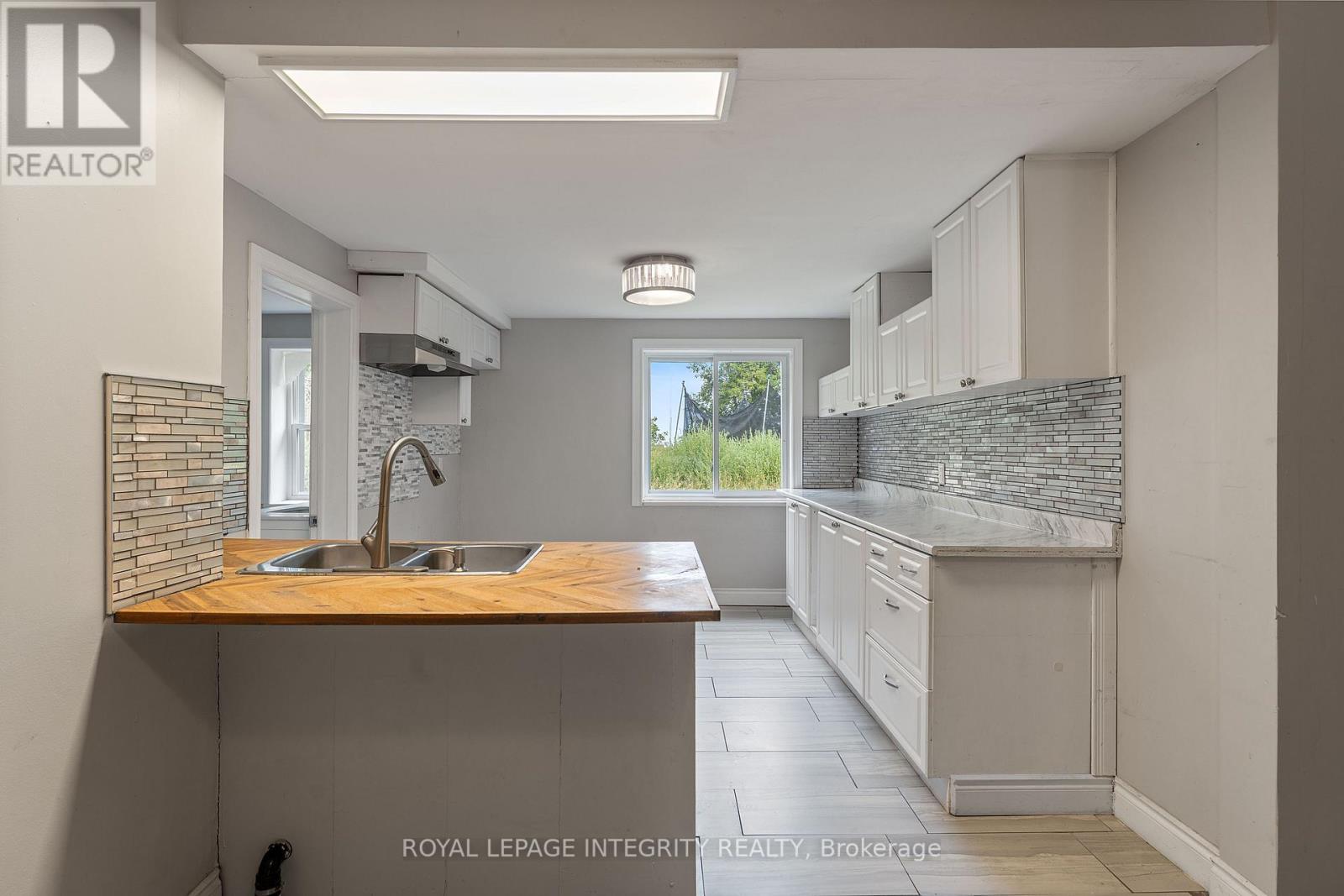 3823 DROUIN ROAD - 25