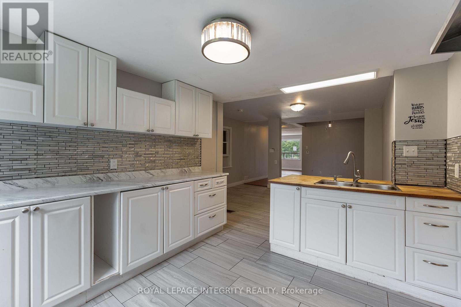 3823 DROUIN ROAD - 27