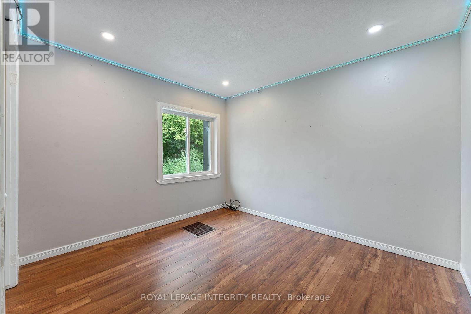 3823 DROUIN ROAD - 30