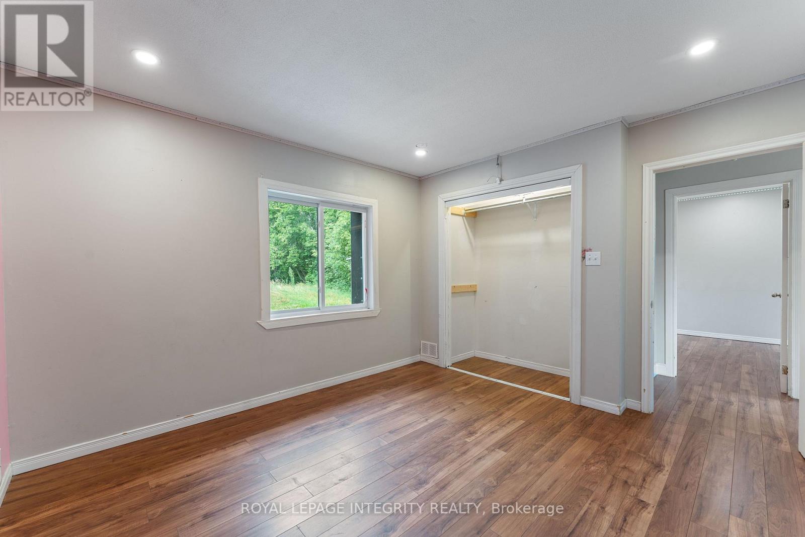 3823 DROUIN ROAD - 33