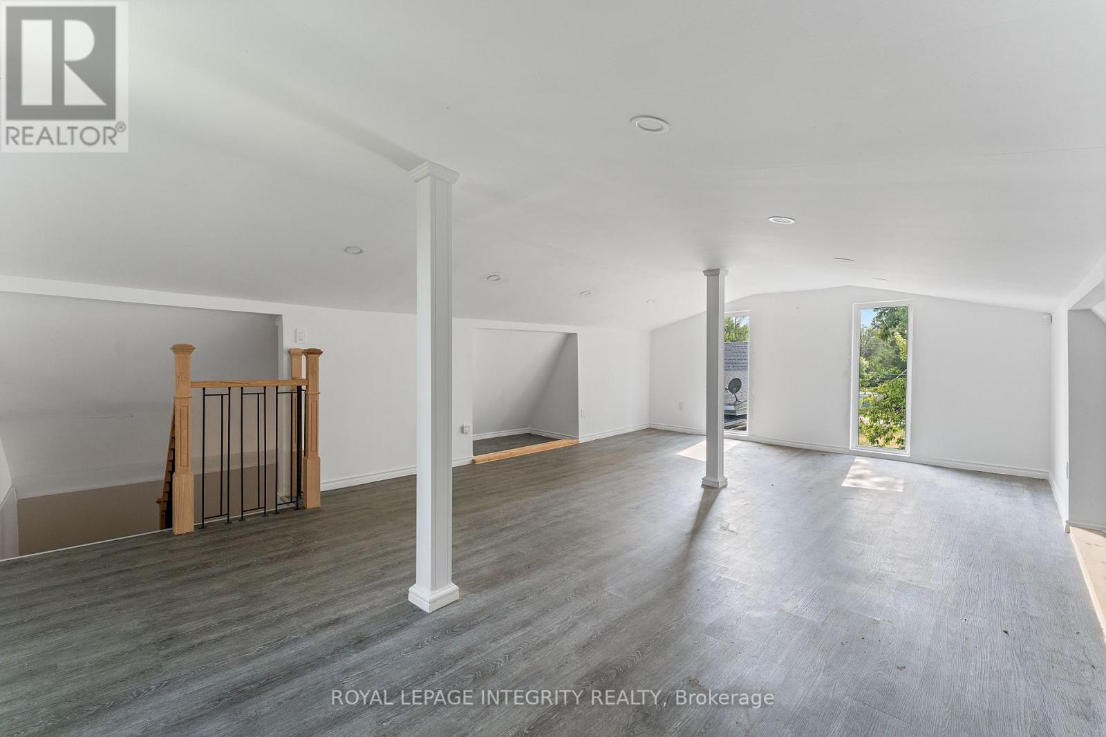 3823 DROUIN ROAD - 35