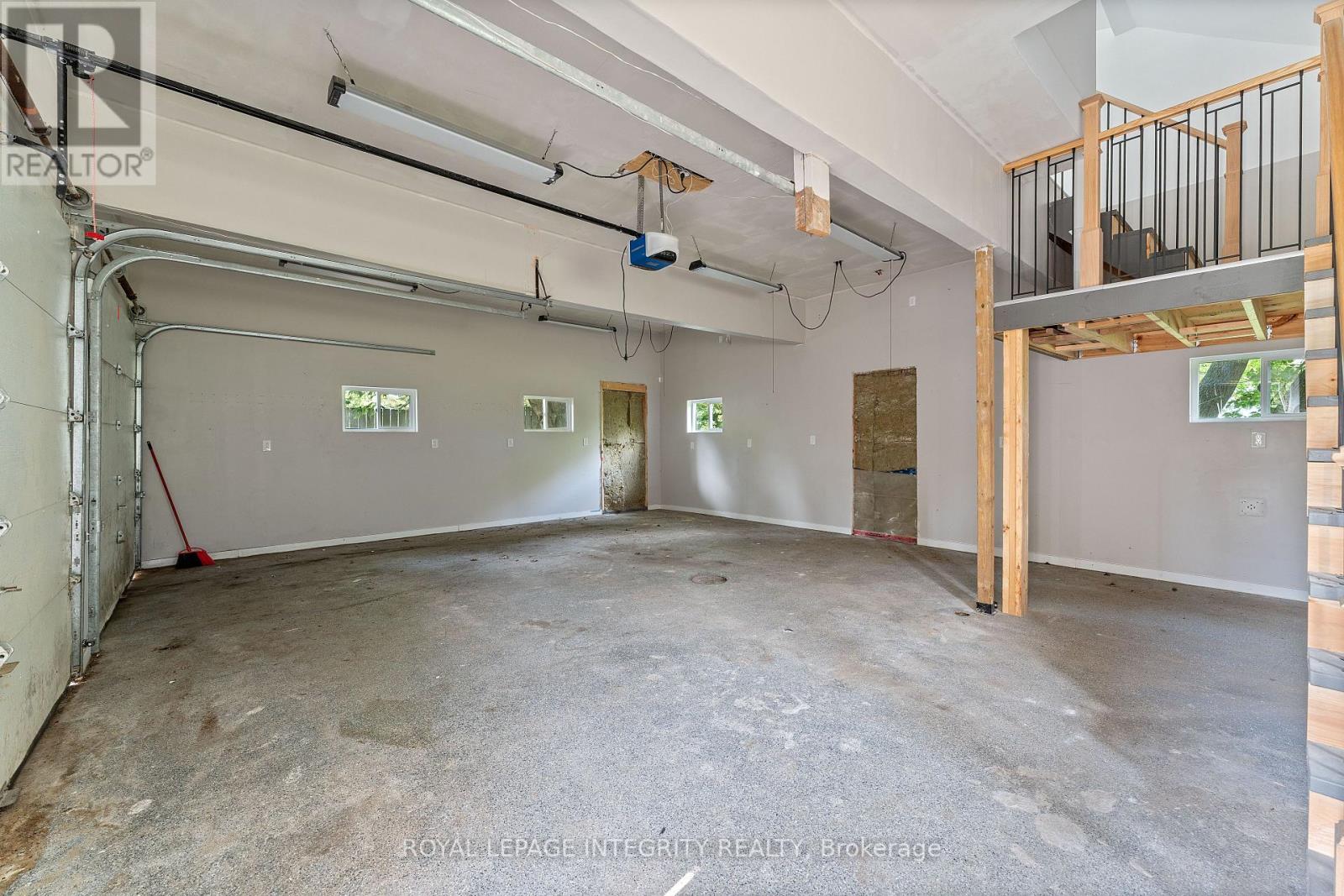 3823 DROUIN ROAD - 36